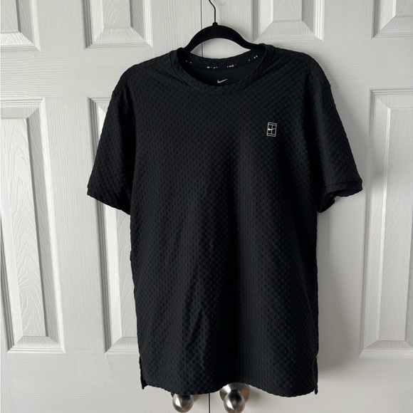 Nike Dri-Fit Tennis T-Shirt M Black Checkered Polyester Spandex Blend Thailand - Picture 1 of 5